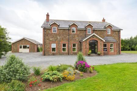 Bed & Breakfast Ash House Calverstown
